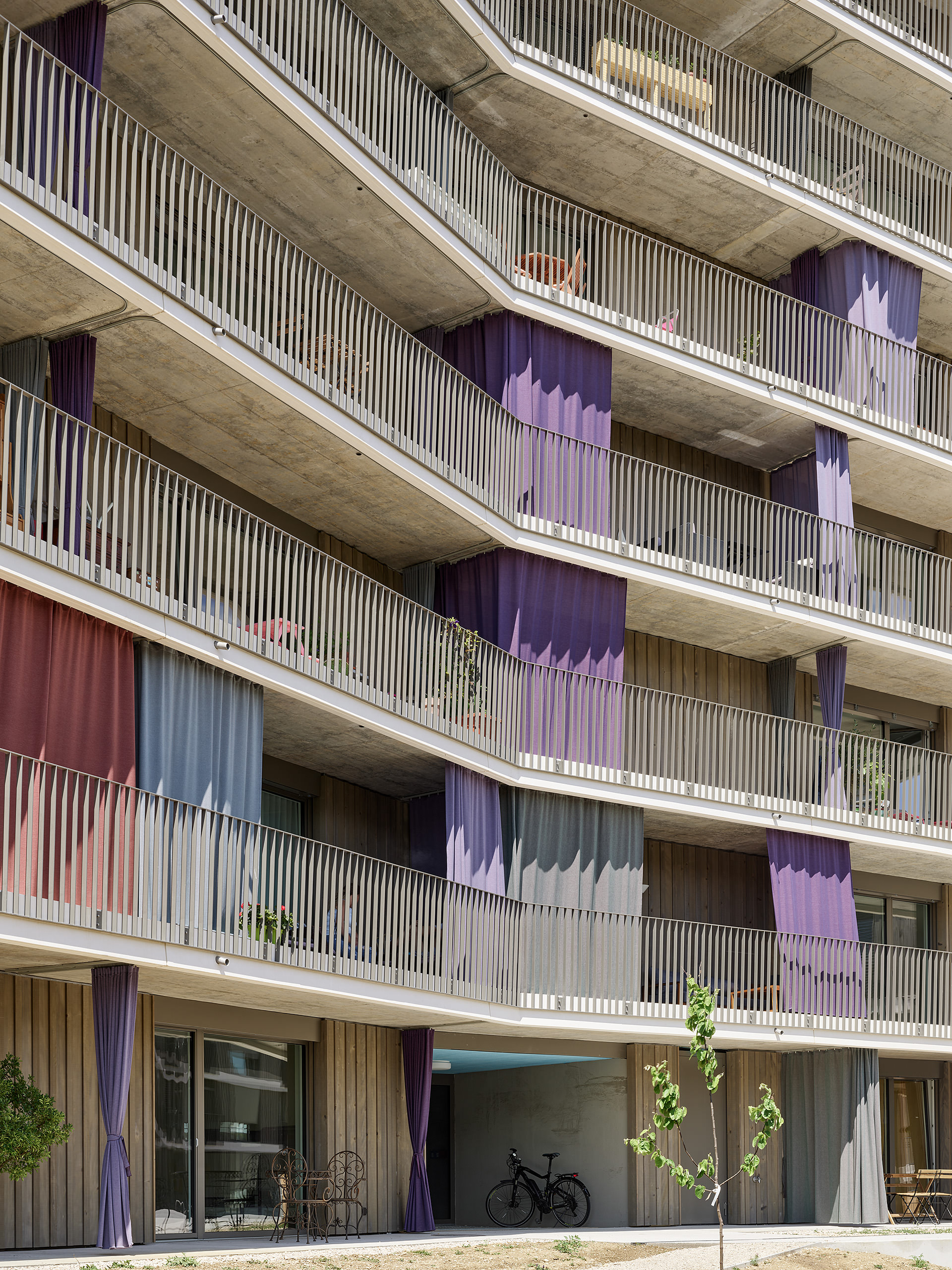 Ahp0079 AIQ4 009985 J2